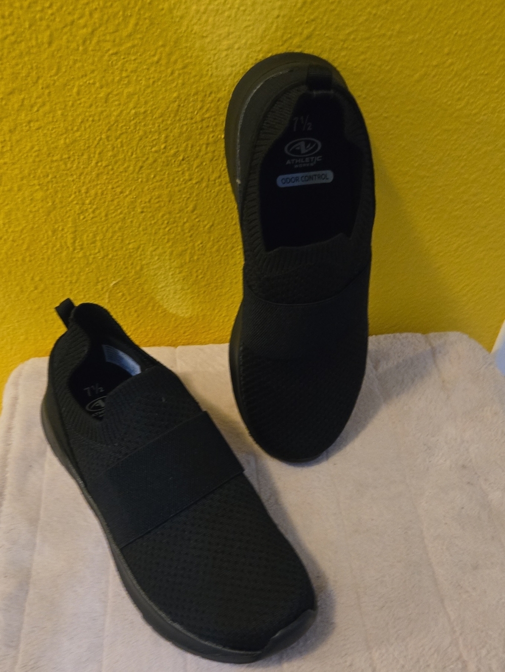 Athletic Works Black Slip-On Knit Walking Shoes New Women New 7.5